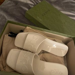 GUCCI SLIDES